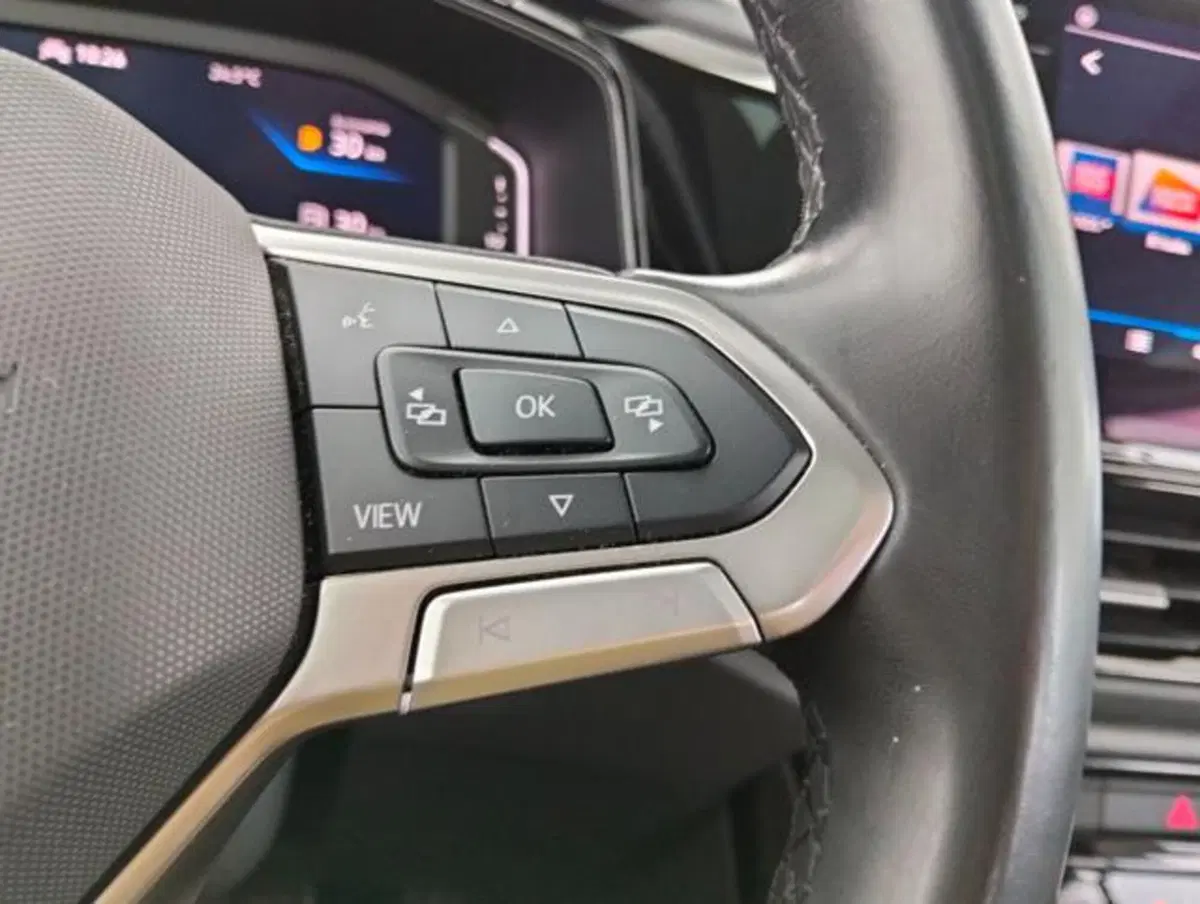 Volkswagen T-Roc usata a Como (11)