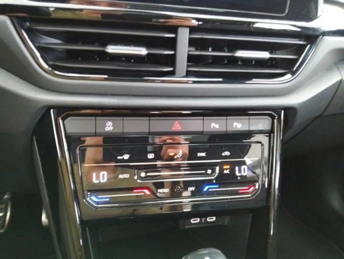 Volkswagen T-Roc usata a Como (17)