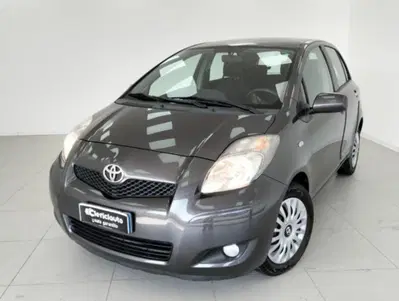 Toyota Yaris 1.3 5 porte Sol del 2011 usata a Lurate Caccivio
