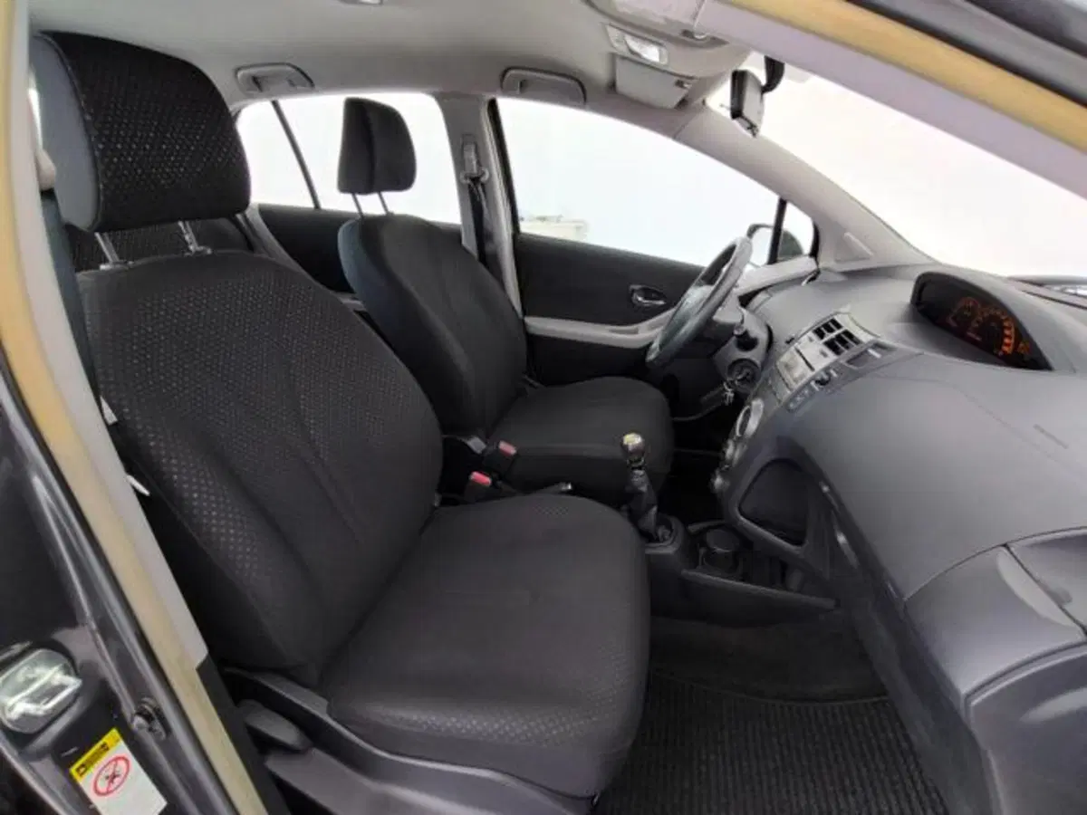 Toyota Yaris usata a Como (3)