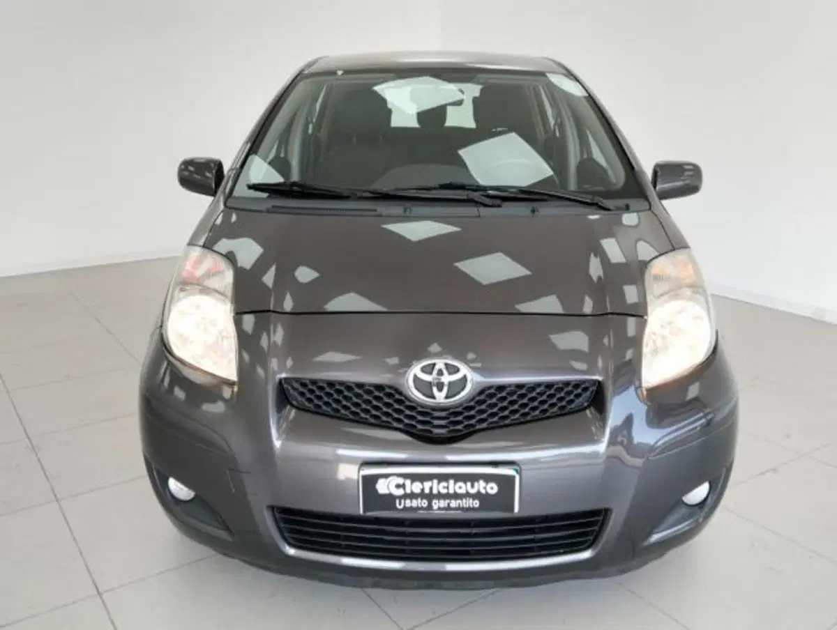 Toyota Yaris usata a Como (6)