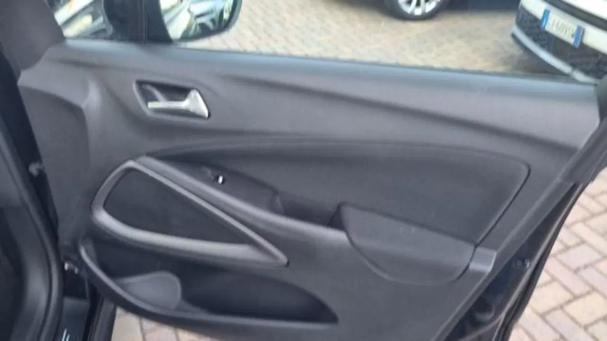 Opel Crossland usata a Savona (15)