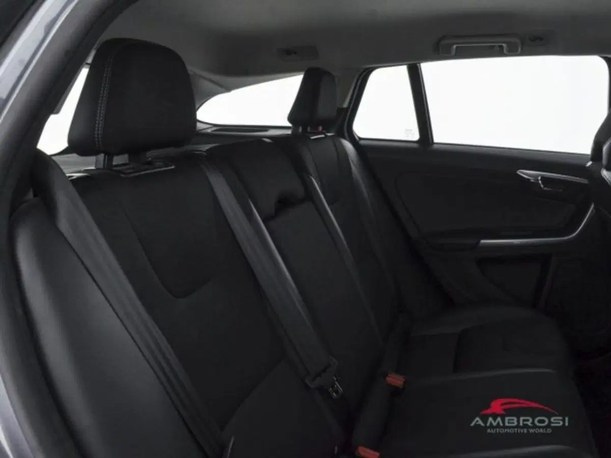 Volvo V60 Cross Country usata a Perugia (11)