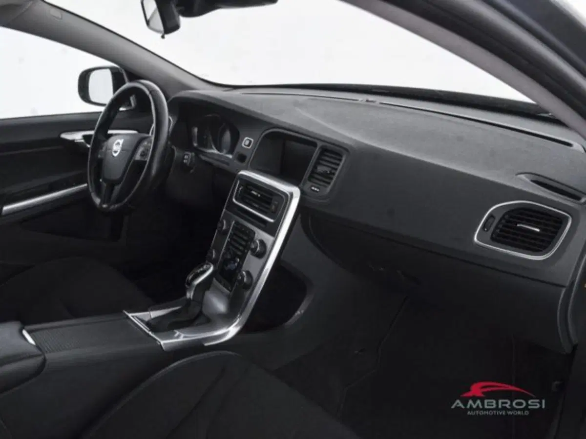 Volvo V60 Cross Country usata a Perugia (12)