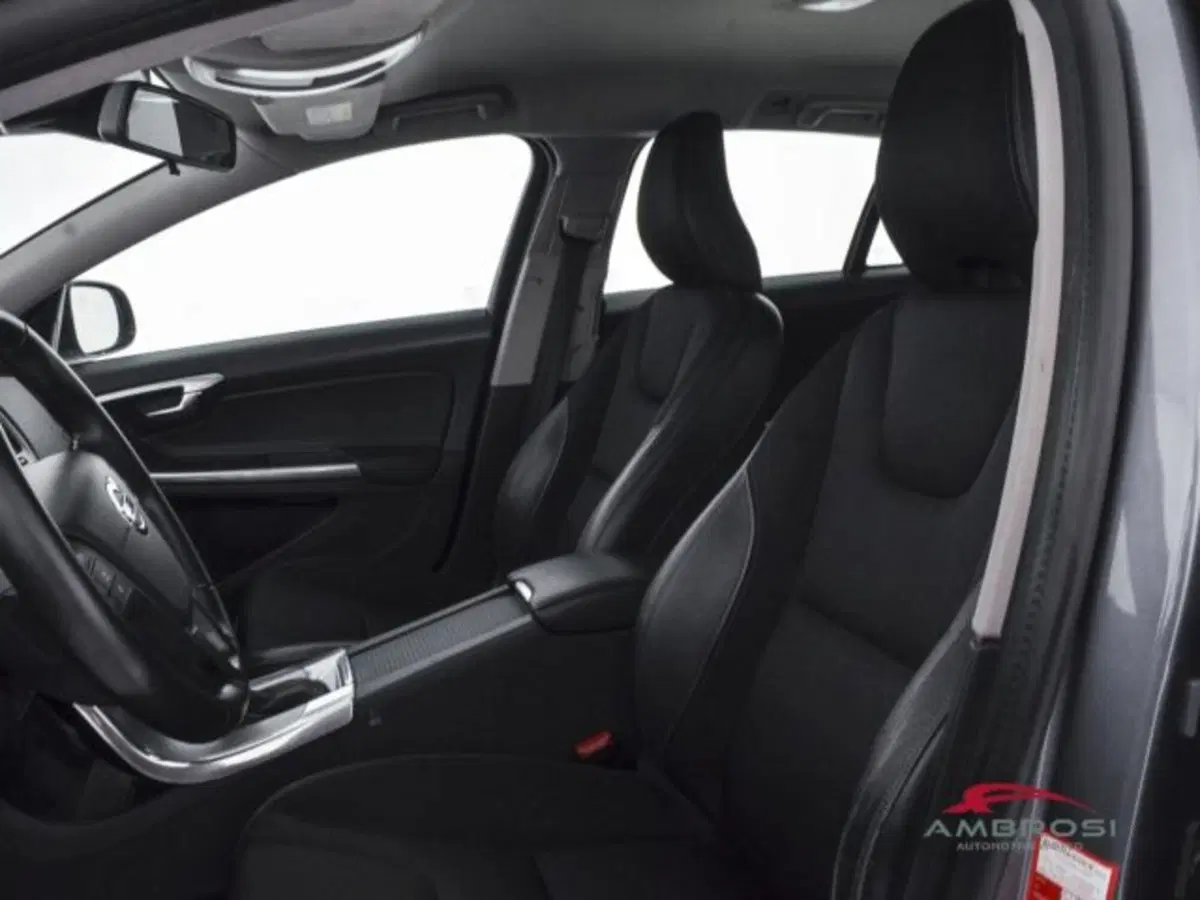Volvo V60 Cross Country usata a Perugia (9)