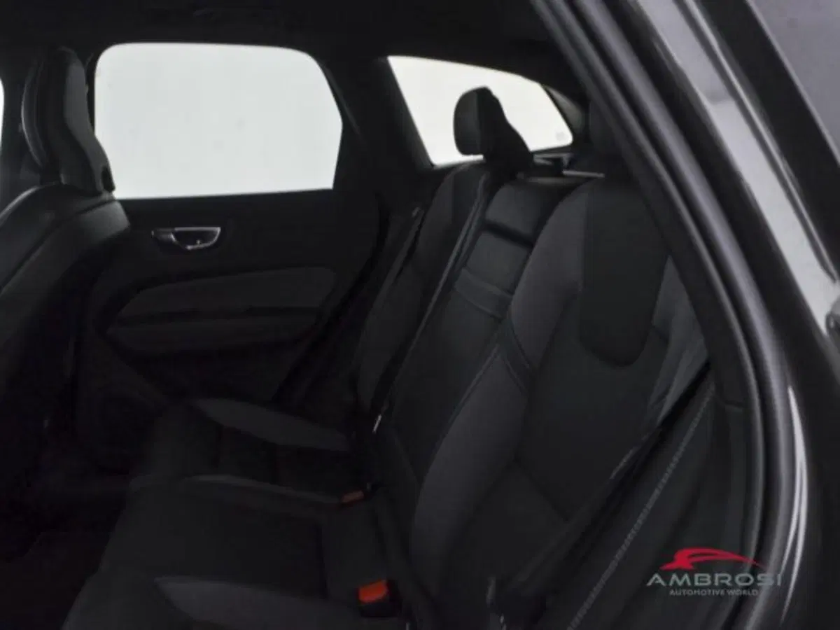 Volvo XC60 usata a Perugia (10)