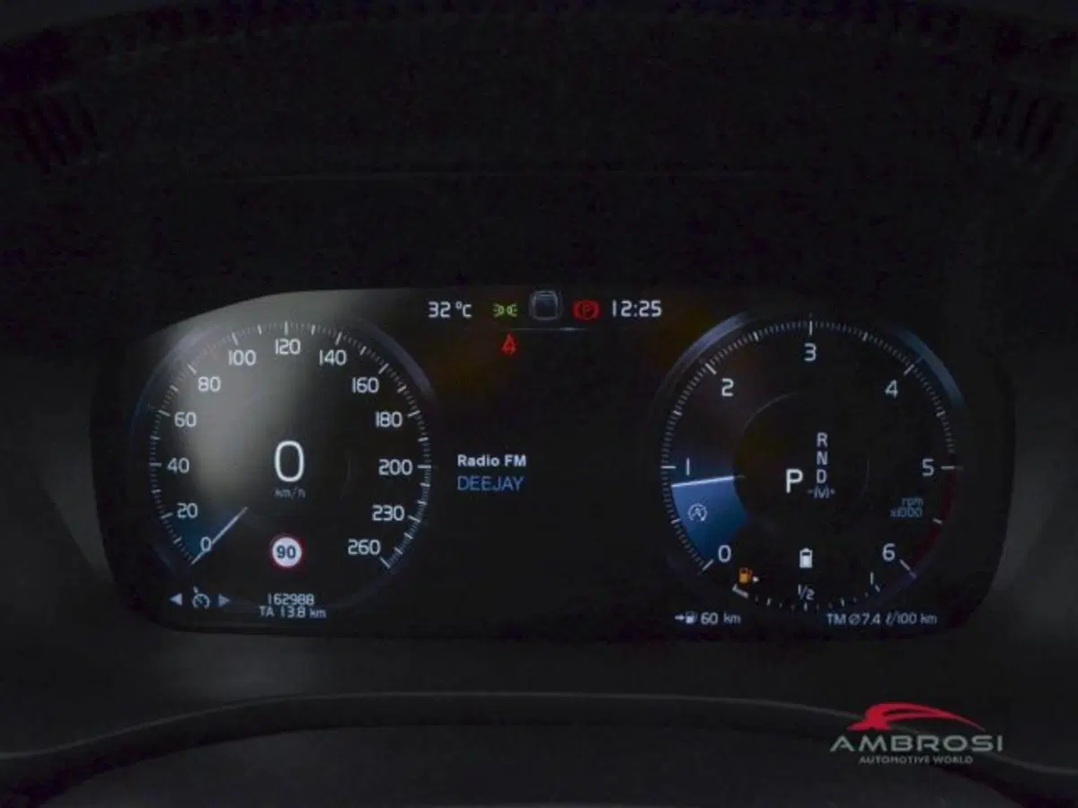 Volvo XC60 usata a Perugia (13)