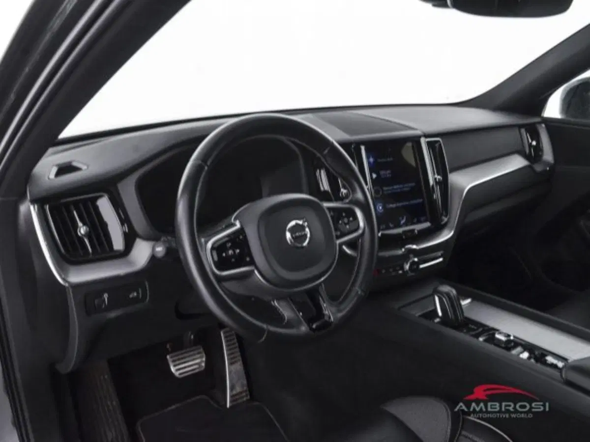Volvo XC60 usata a Perugia (8)