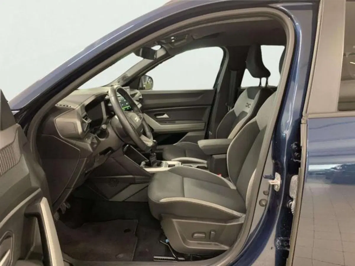 Dacia Bigster usata a Firenze (8)