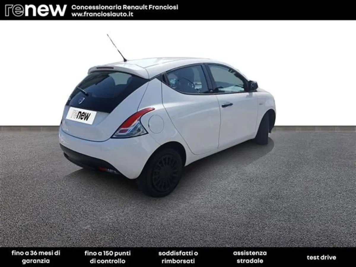 Lancia Ypsilon usata a Modena (4)