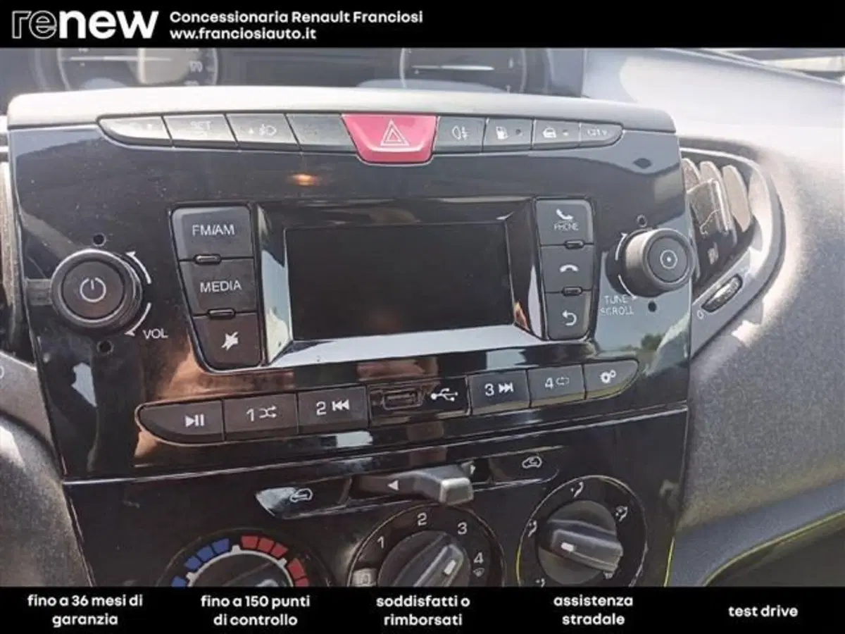Lancia Ypsilon usata a Modena (6)