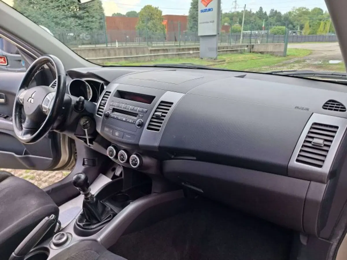 Mitsubishi Outlander usata a Como (13)