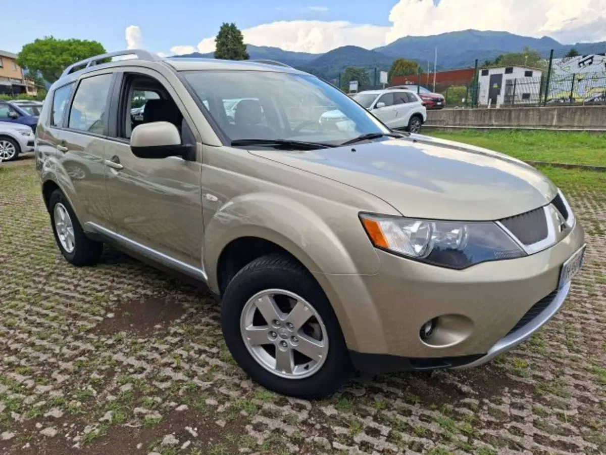 Mitsubishi Outlander usata a Como (2)