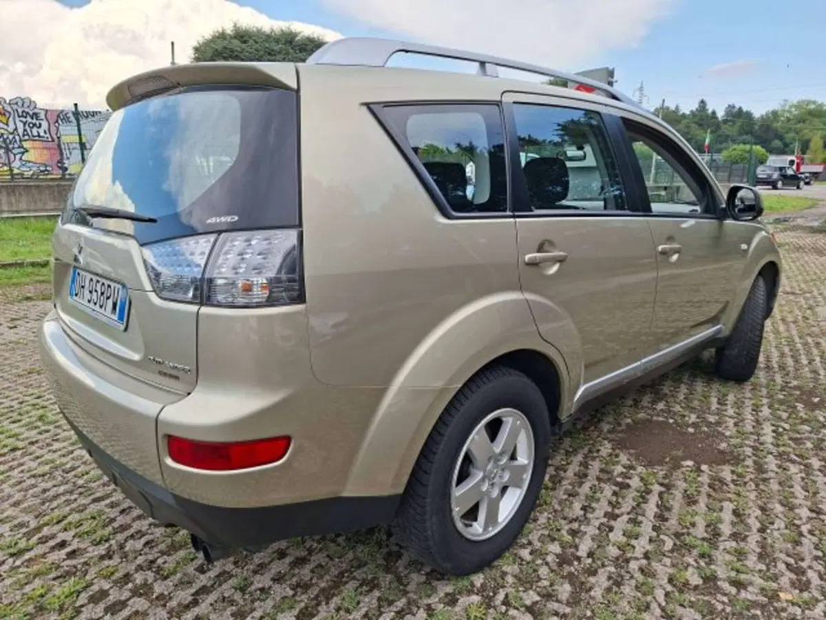 Mitsubishi Outlander usata a Como (3)