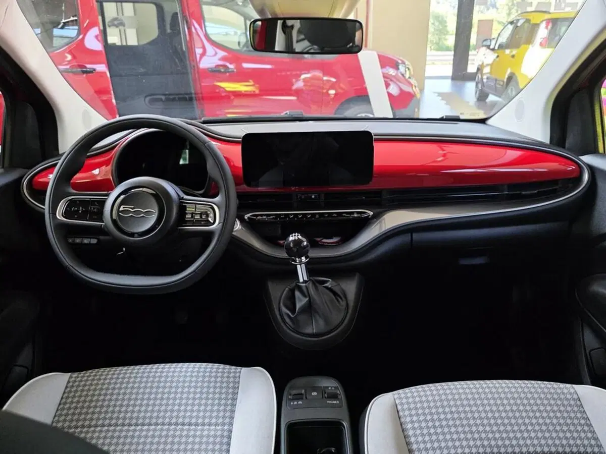 Fiat 500 nuova a Sondrio (11)