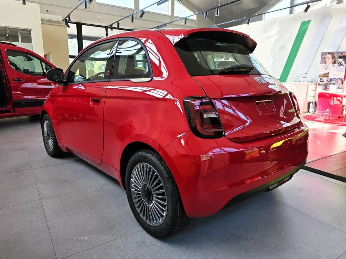 Fiat 500 nuova a Sondrio (3)