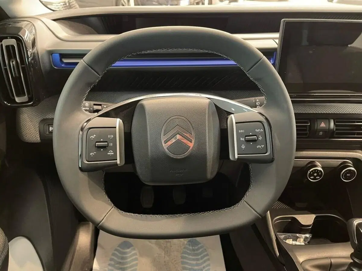 Citroen C3 Aircross nuova a Sondrio (14)