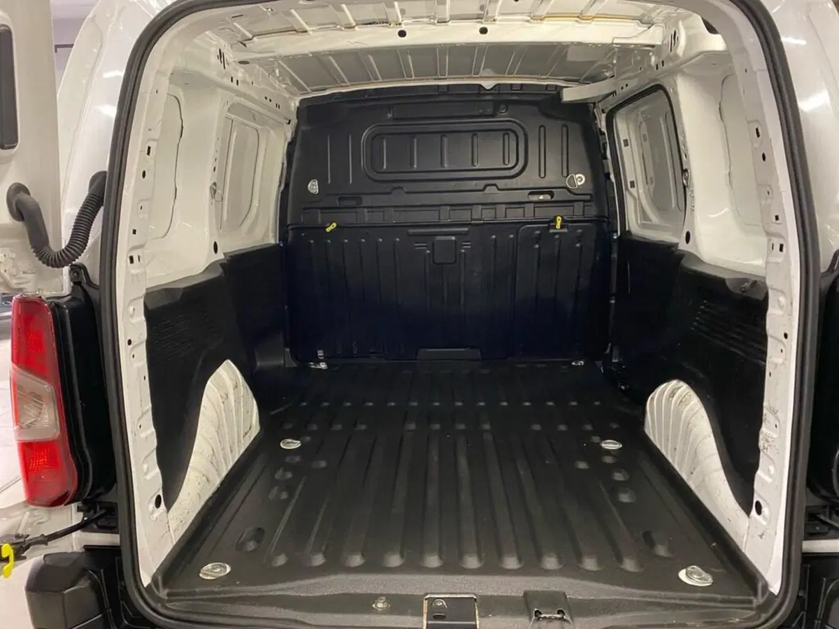 Peugeot Partner Furgone usata a Torino (9)