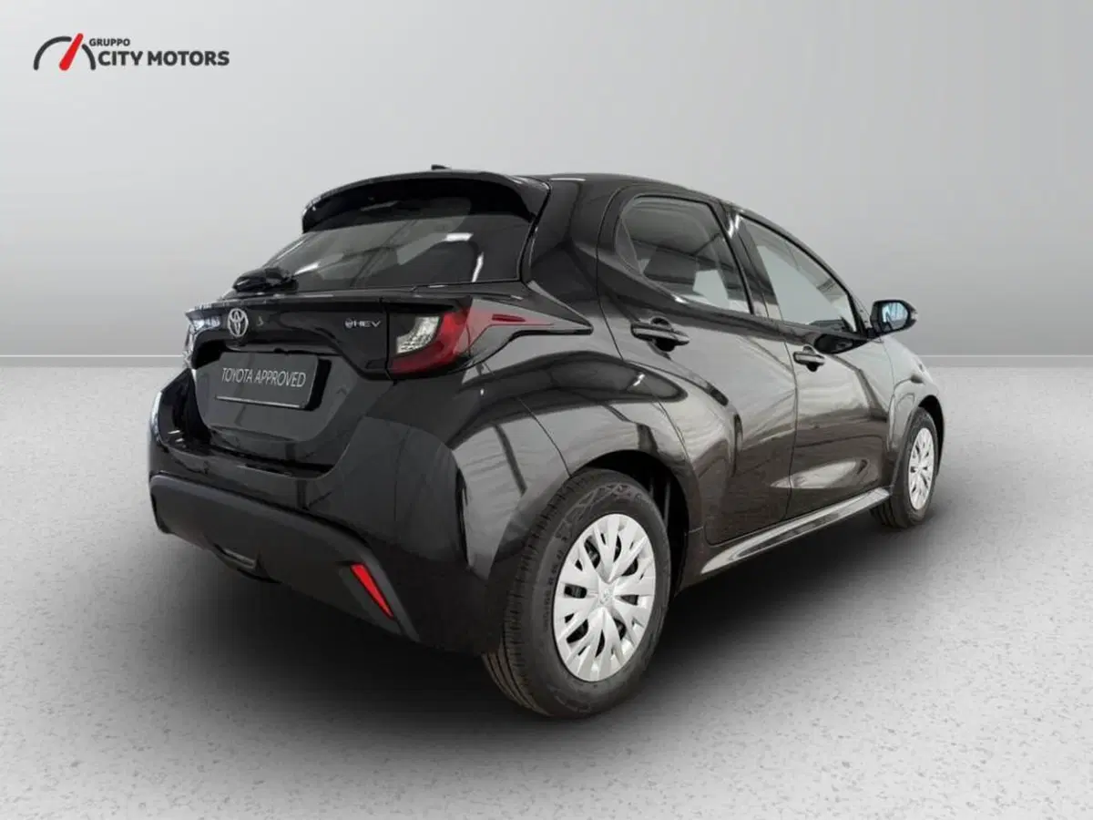 Toyota Yaris Cross nuova a Monza e Brianza (6)