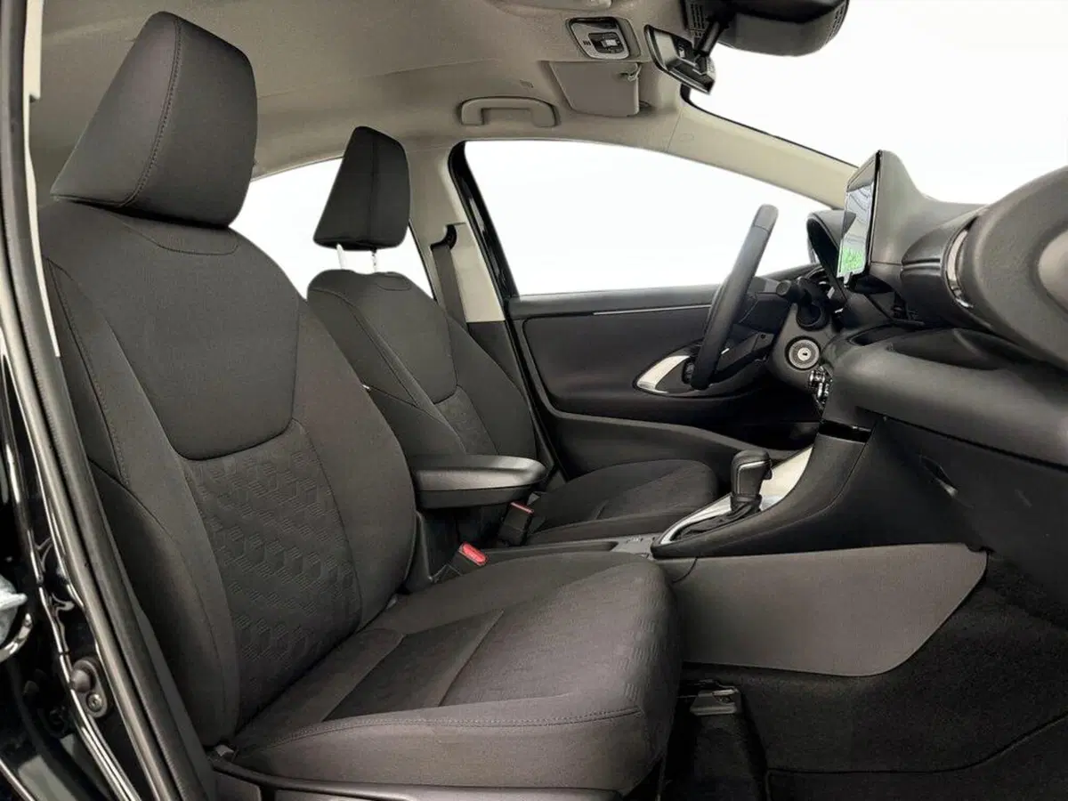 Toyota Yaris Cross nuova a Monza e Brianza (7)