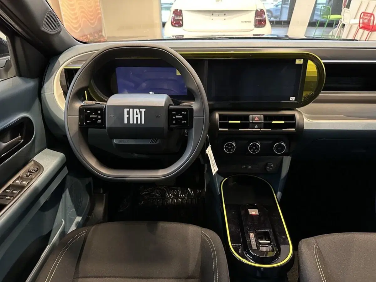 Fiat Grande Panda nuova a Sondrio (13)