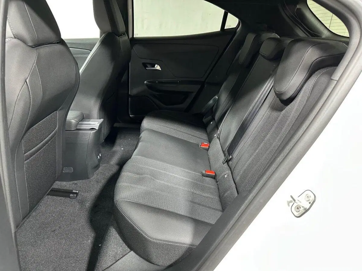 Opel Mokka nuova a Sondrio (11)