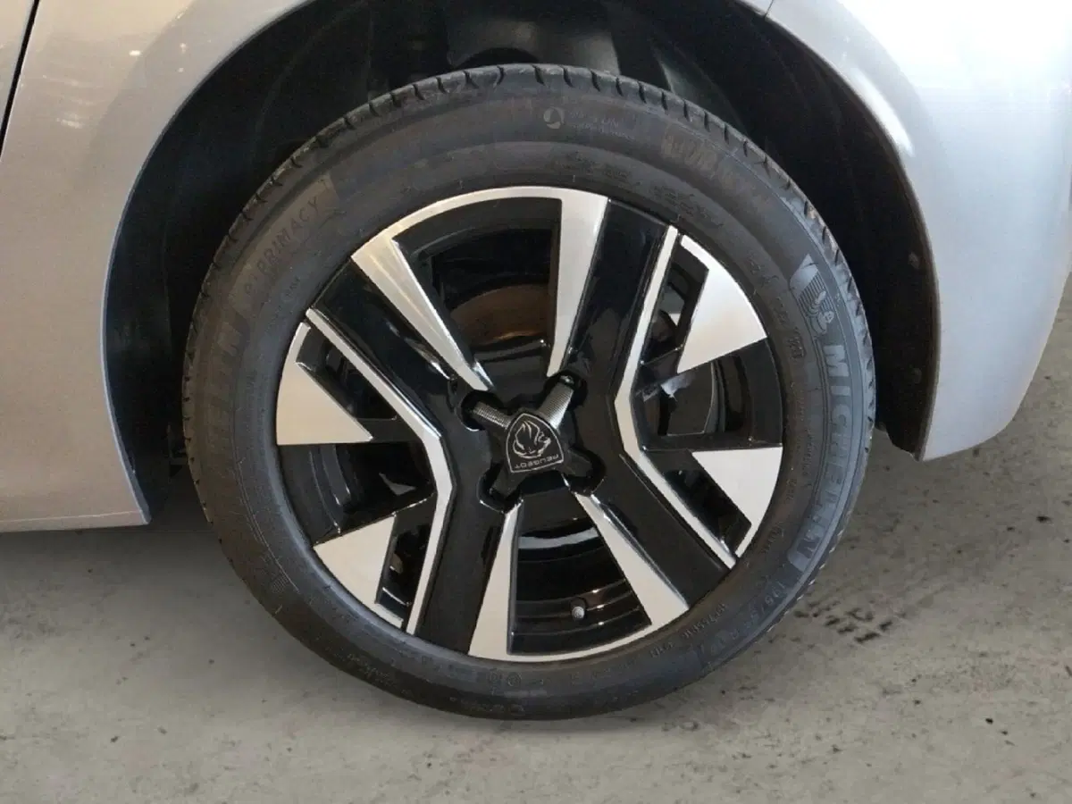 Peugeot 208 usata a Brindisi (14)