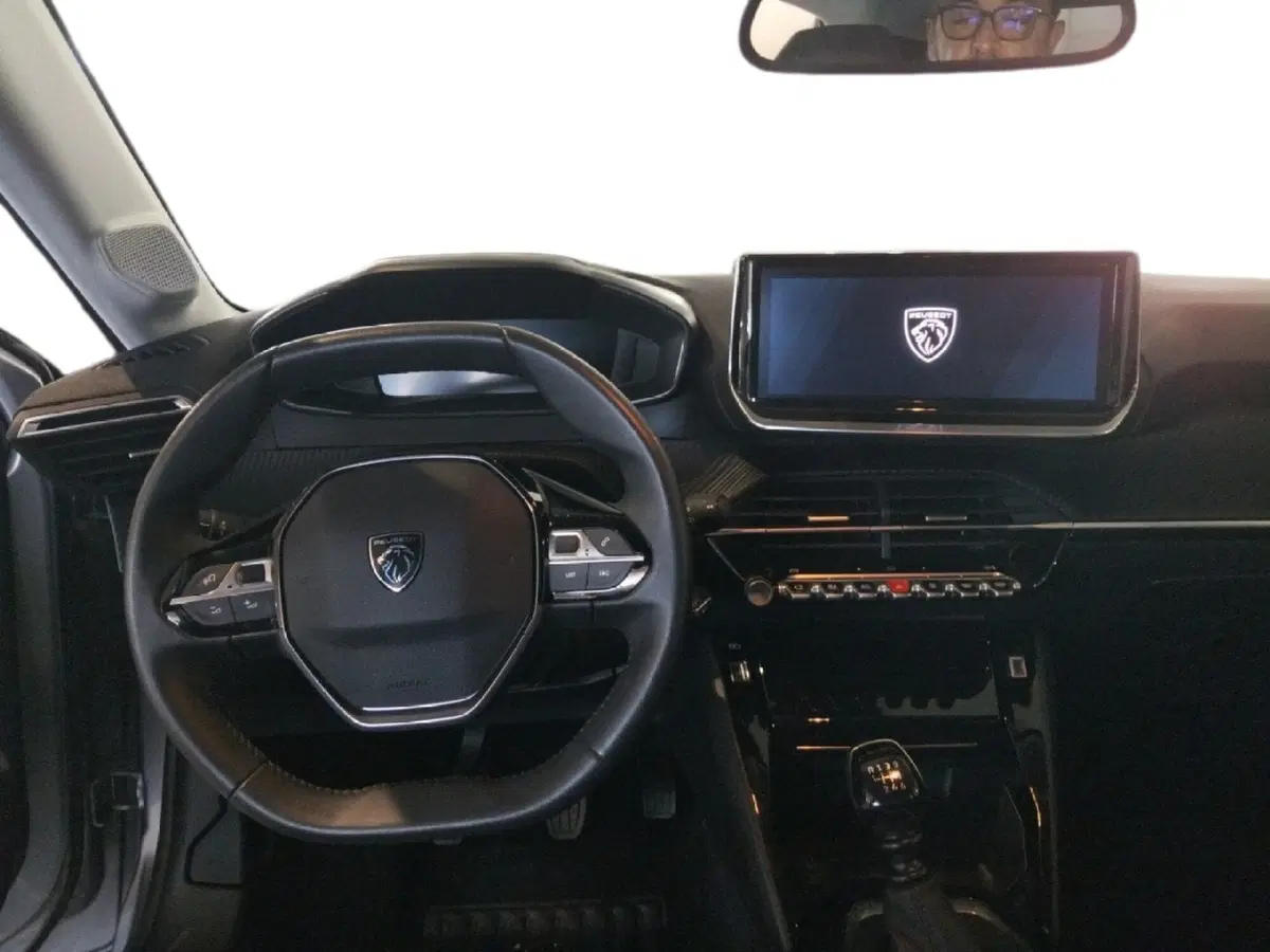 Peugeot 208 usata a Brindisi (17)