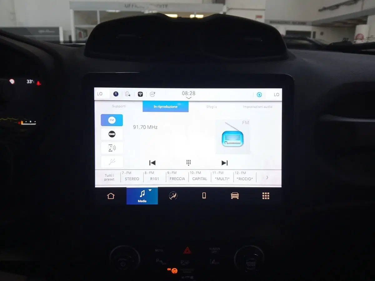 Jeep Renegade usata a Lecce (17)