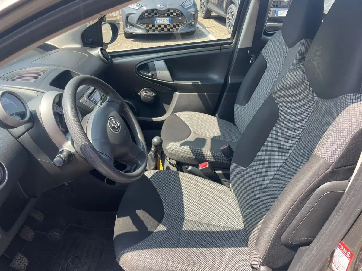 Toyota Aygo usata a Piacenza (13)