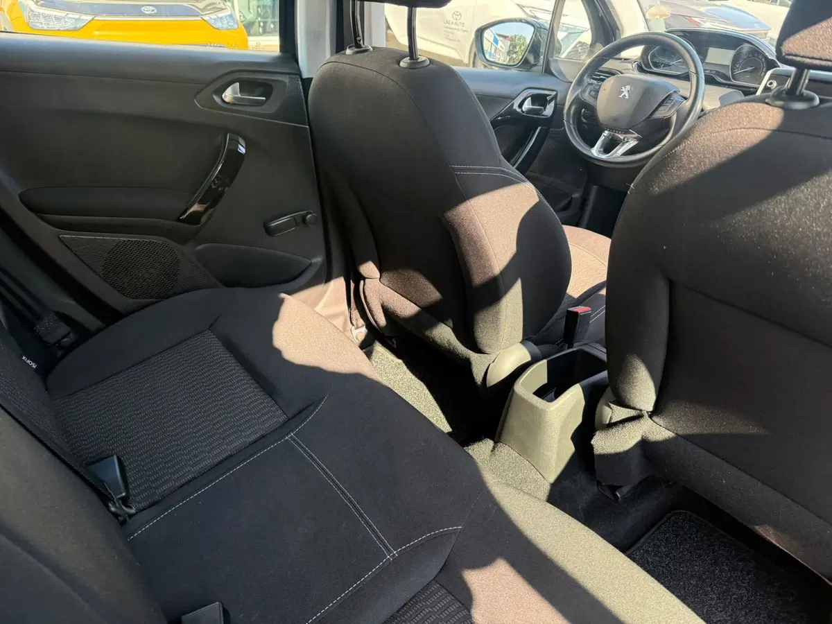 Peugeot 208 usata a Piacenza (6)