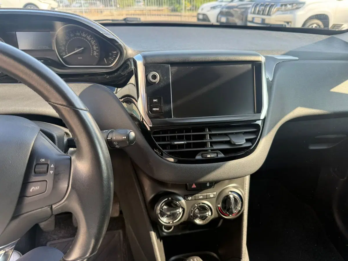 Peugeot 208 usata a Piacenza (8)