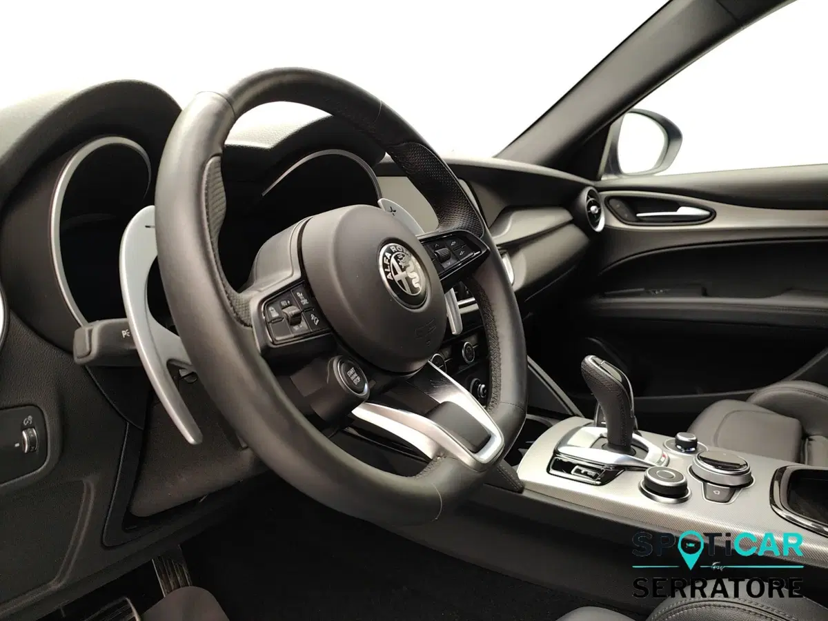 Alfa Romeo Stelvio usata a Como (8)