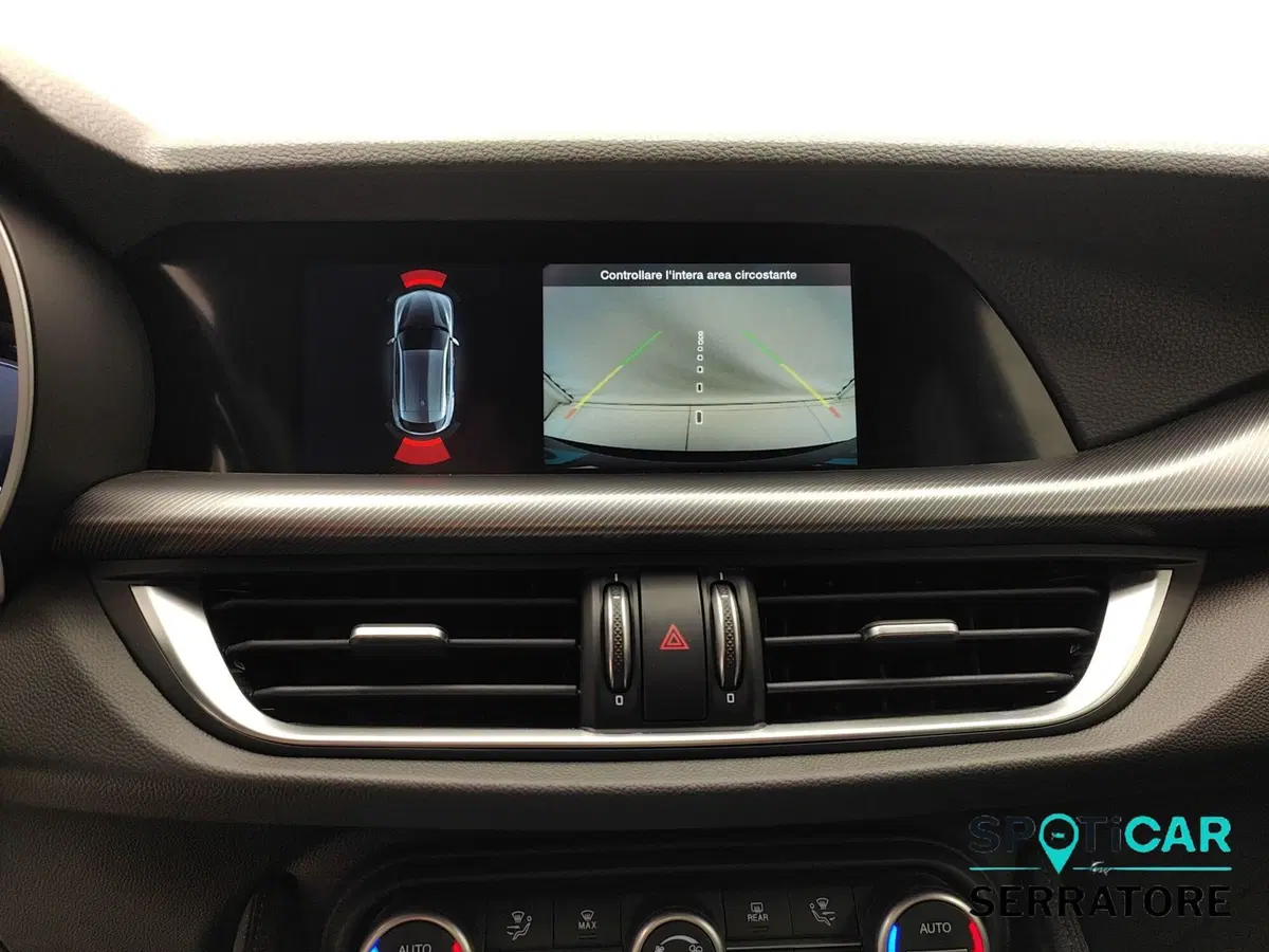 Alfa Romeo Stelvio usata a Como (9)