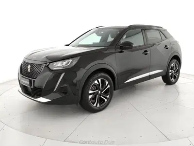 Peugeot 2008 BlueHDi 130 S&amp;S EAT8 Allure Pack del 2023 usata a Teverola