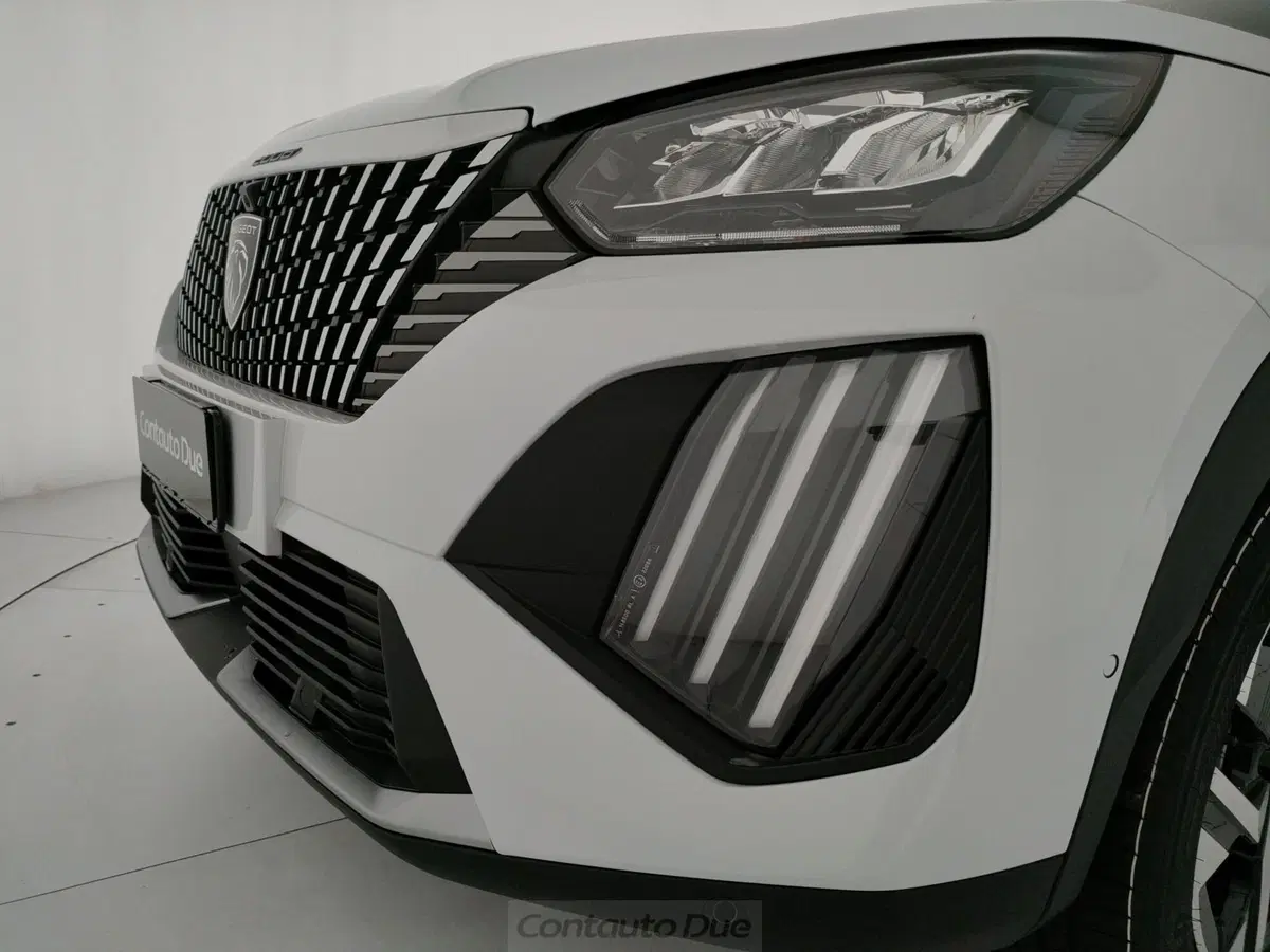 Peugeot 2008 nuova a Caserta (8)