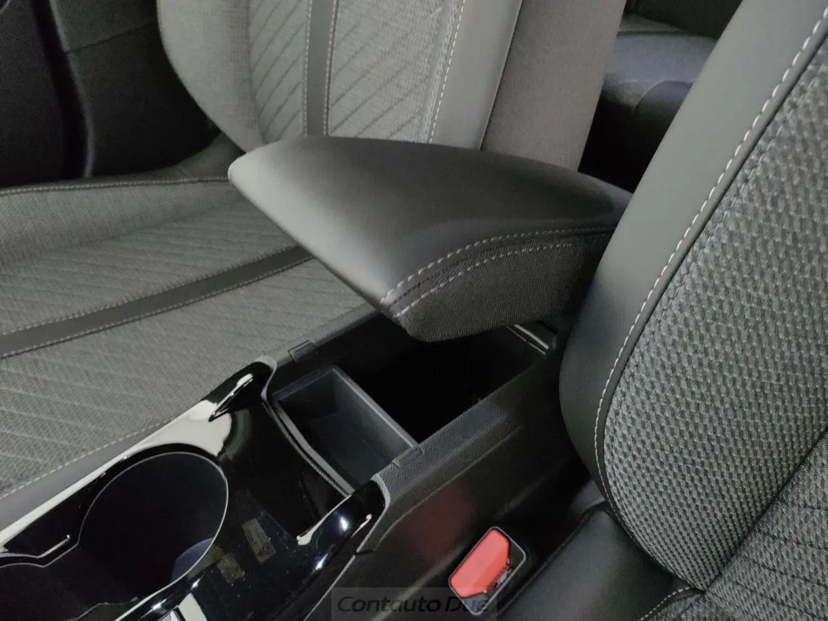 Peugeot 2008 nuova a Caserta (14)