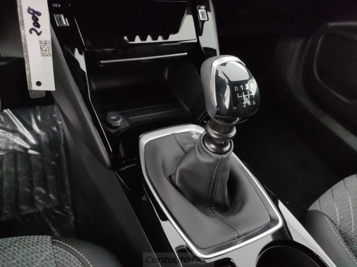 Peugeot 2008 nuova a Caserta (9)