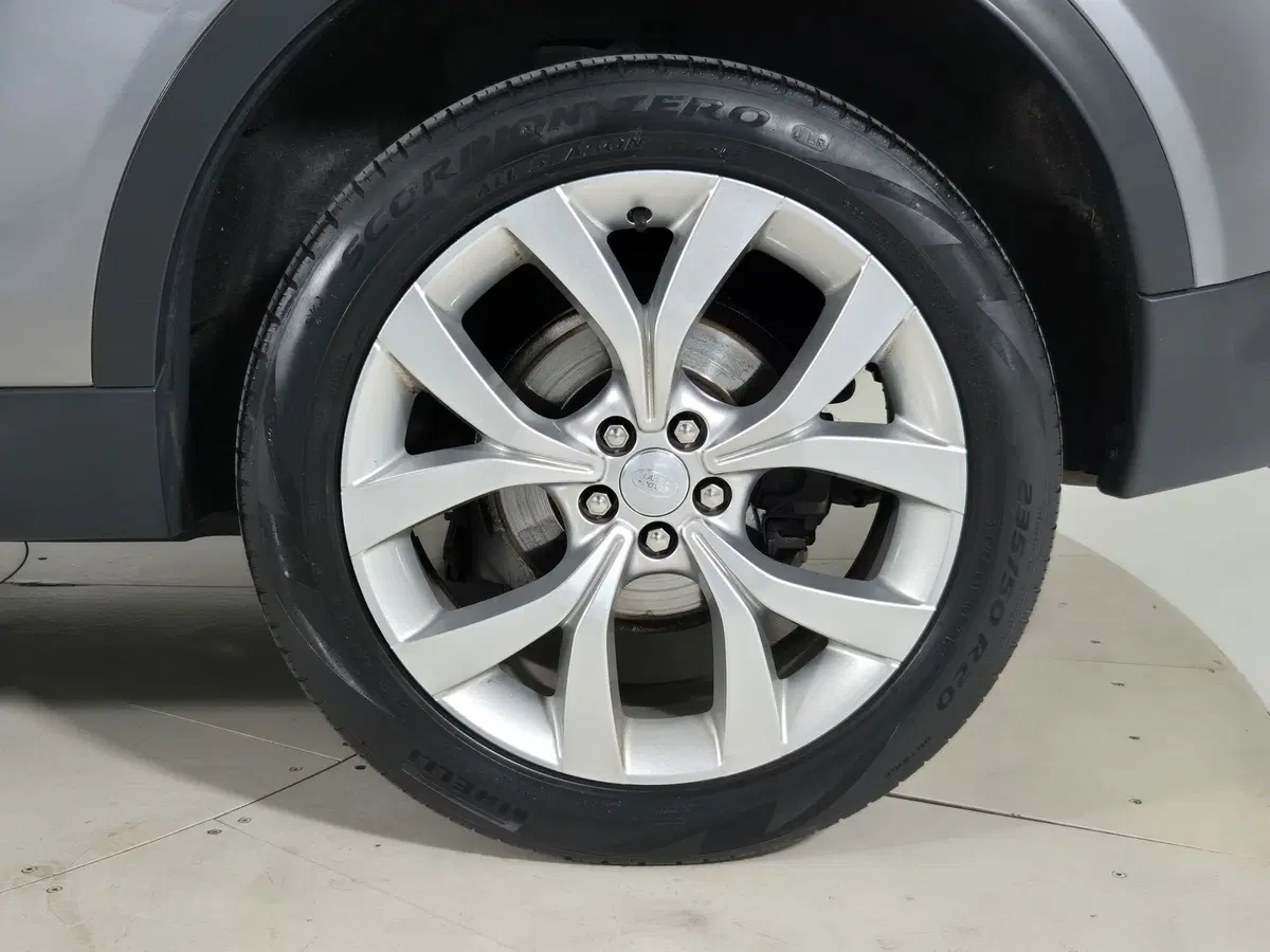 Land Rover Discovery Sport usata a Torino (9)