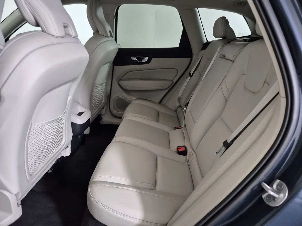 Volvo XC60 usata a Torino (7)