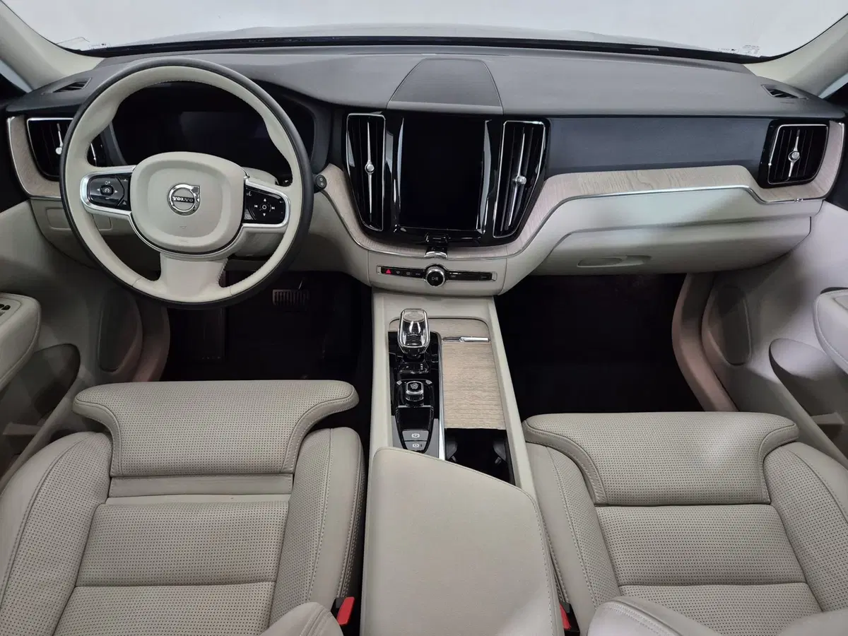 Volvo XC60 usata a Torino (8)
