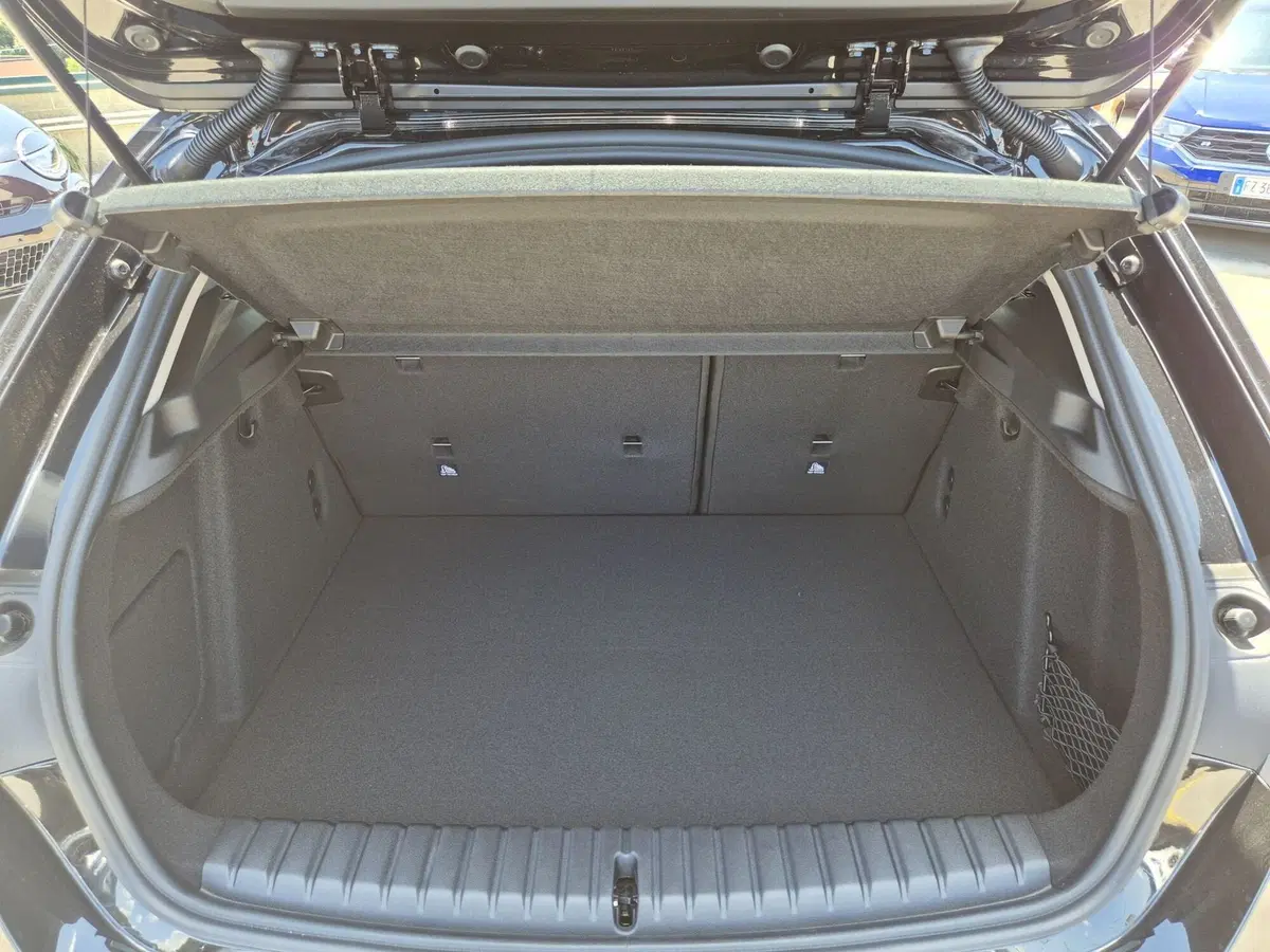 BMW Serie 1 nuova a Genova (10)