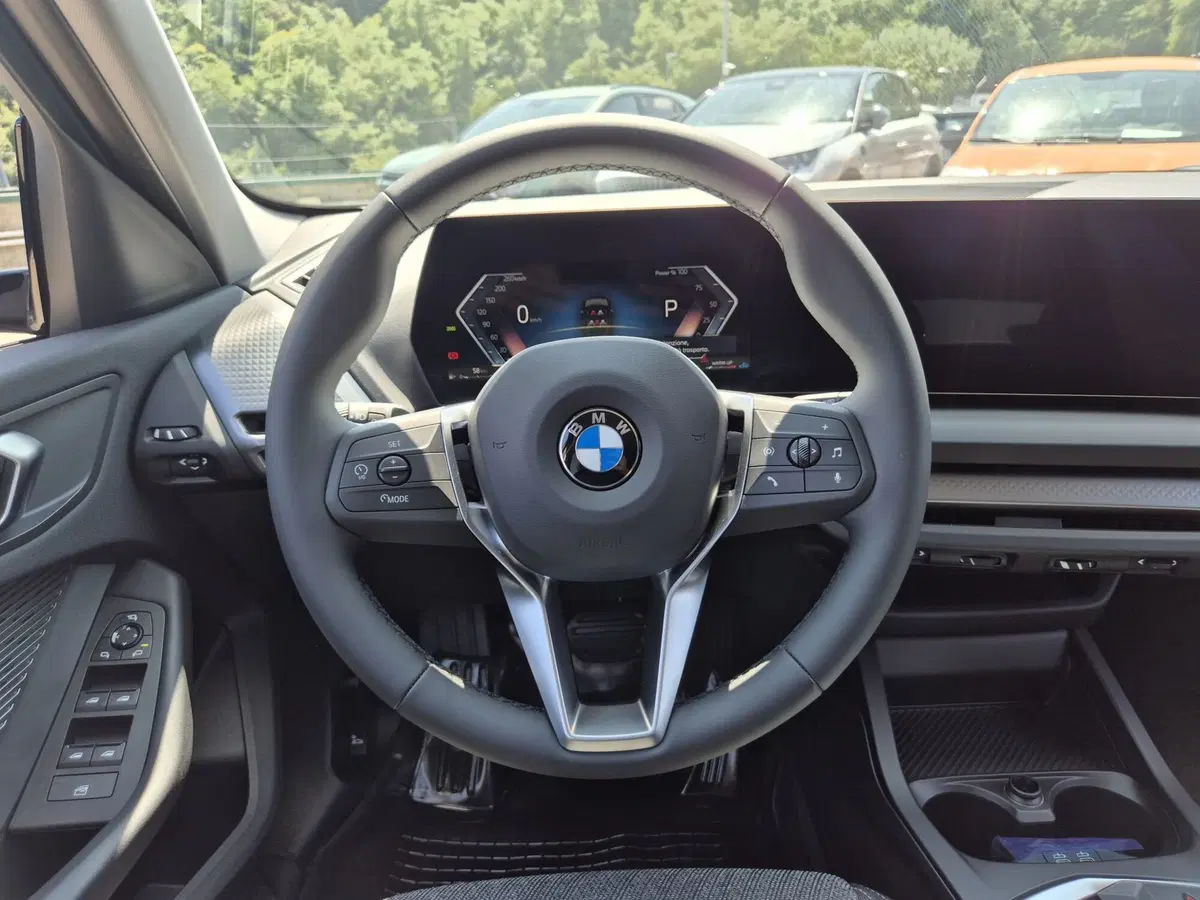 BMW Serie 1 nuova a Genova (15)