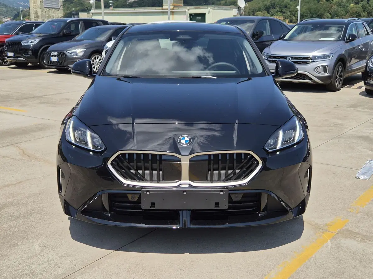 BMW Serie 1 nuova a Genova (2)