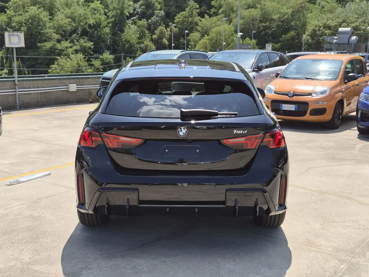 BMW Serie 1 nuova a Genova (3)