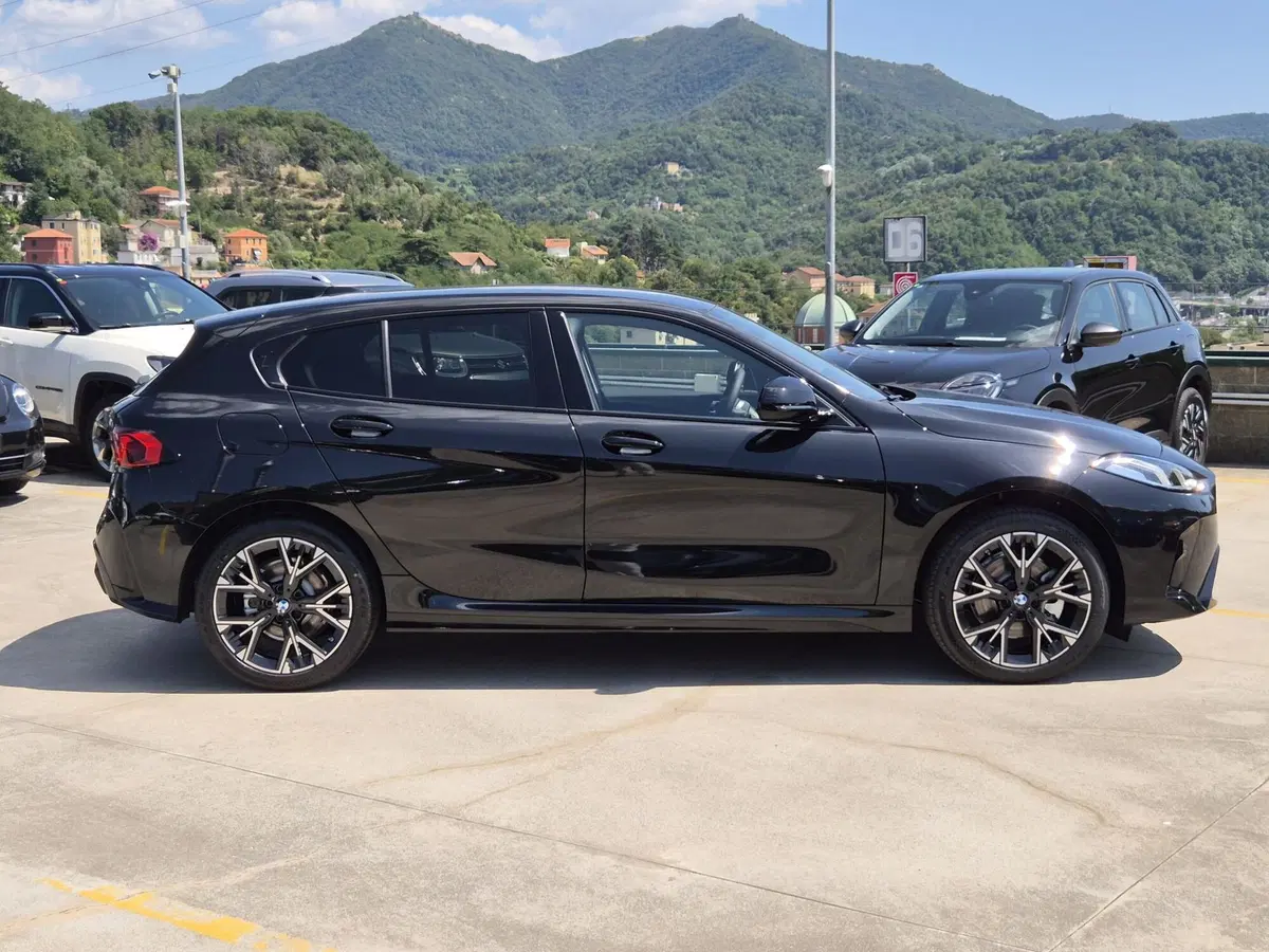 BMW Serie 1 nuova a Genova (5)