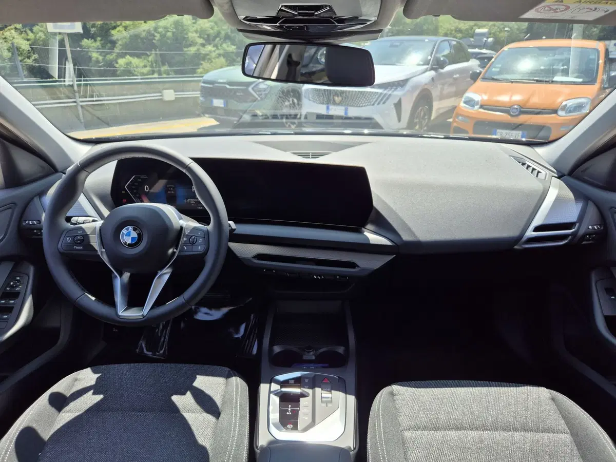 BMW Serie 1 nuova a Genova (7)