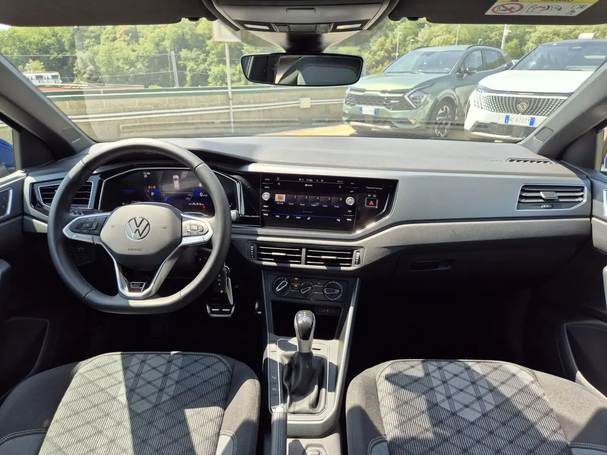 Volkswagen Polo usata  (8)