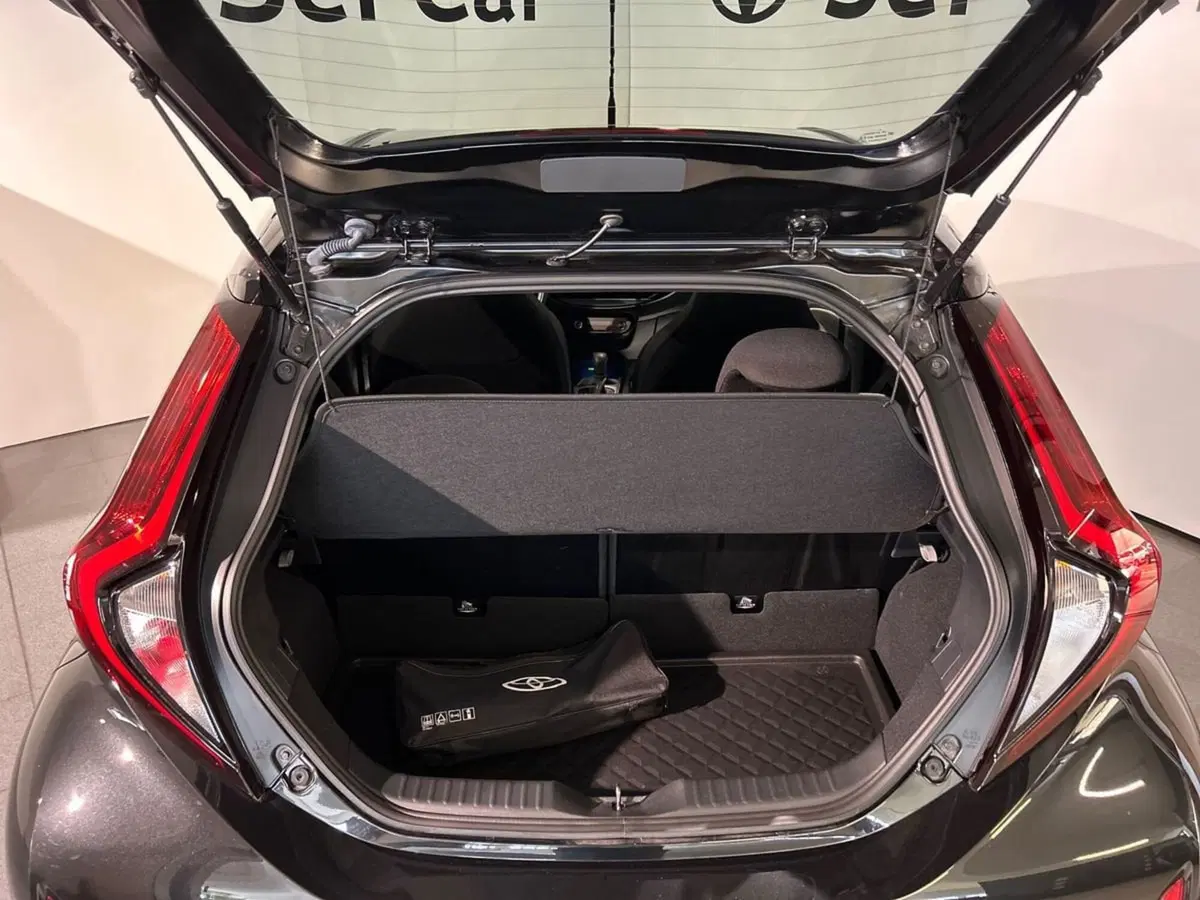 Toyota Aygo X usata a Milano (6)