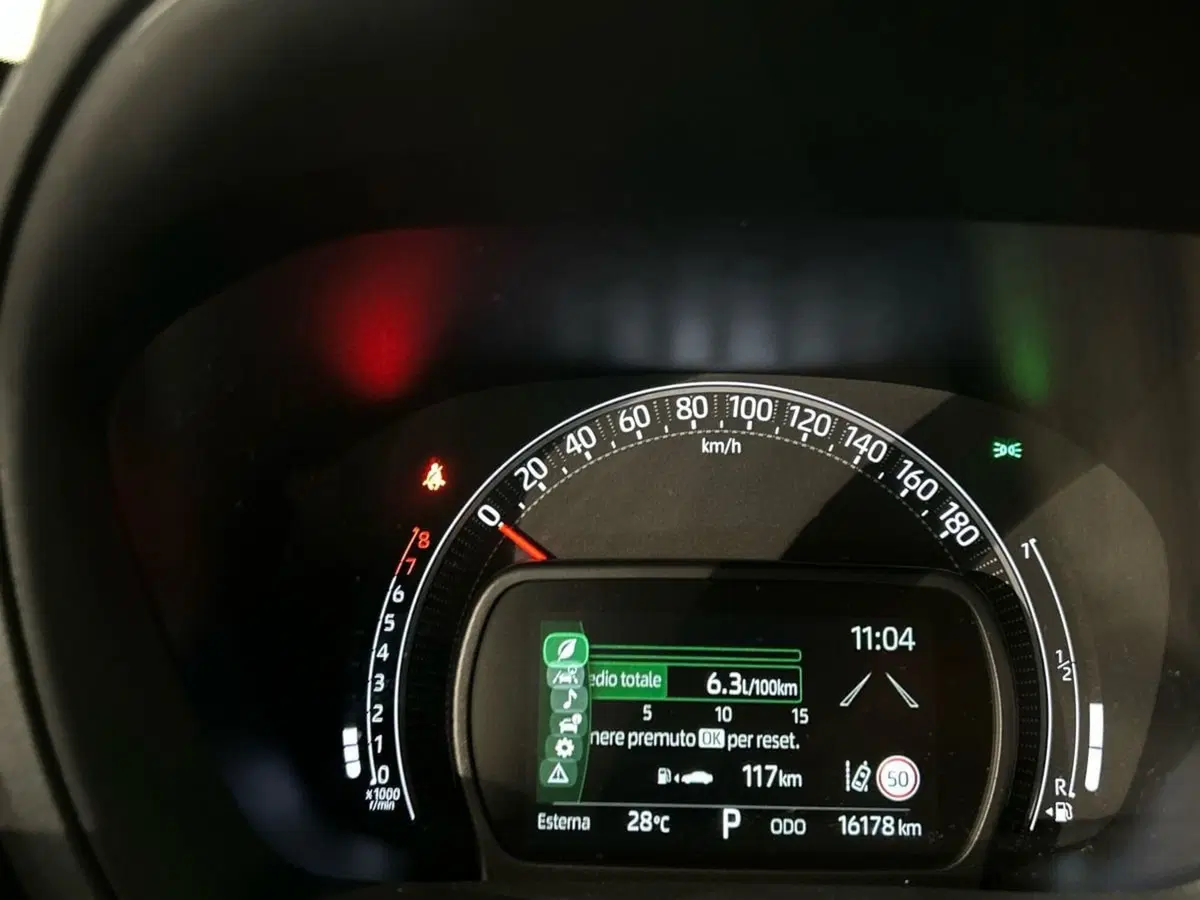Toyota Aygo X usata a Milano (9)